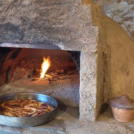 S Stonehouse. το πέτρινο στη λιθιά - καστοριά