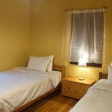 S Stonehouse. το πέτρινο στη λιθιά - καστοριά