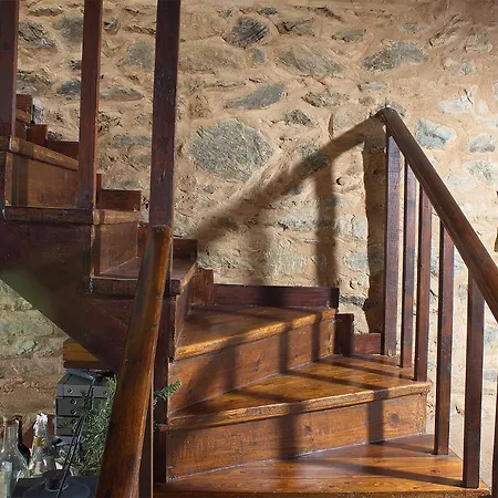 S Stonehouse. το πέτρινο στη λιθιά - καστοριά *