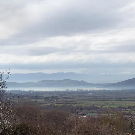 S Stonehouse. το πέτρινο στη λιθιά - καστοριά