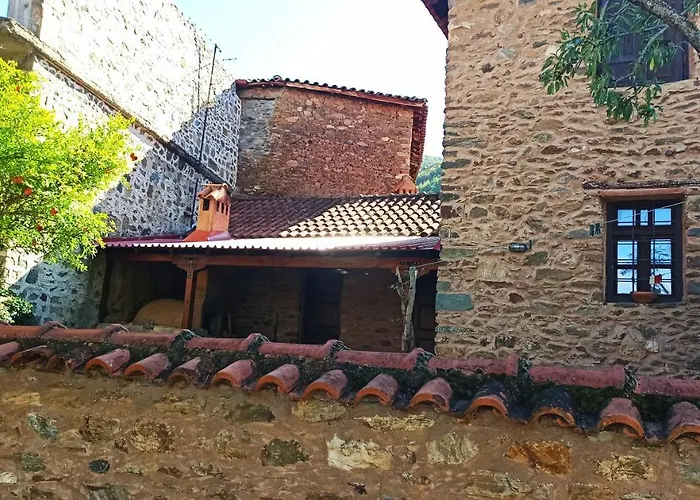 S Stonehouse. το πέτρινο στη λιθιά - καστοριά 度假居