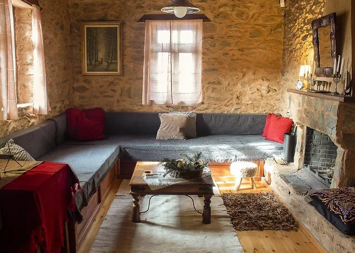 S Stonehouse. το πέτρινο στη λιθιά - καστοριά *