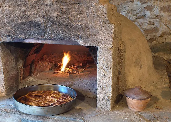 S Stonehouse. το πέτρινο στη λιθιά - καστοριά