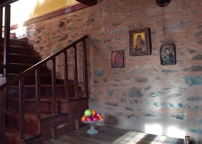 S Stonehouse. το πέτρινο στη λιθιά - καστοριά 度假居