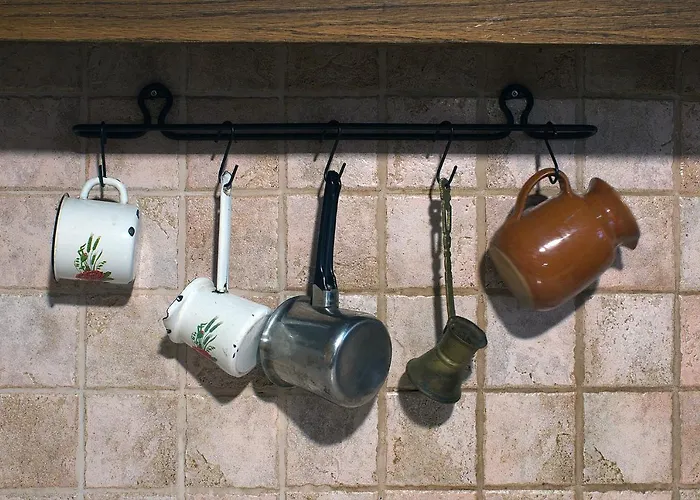 S Stonehouse. το πέτρινο στη λιθιά - καστοριά * Lithia