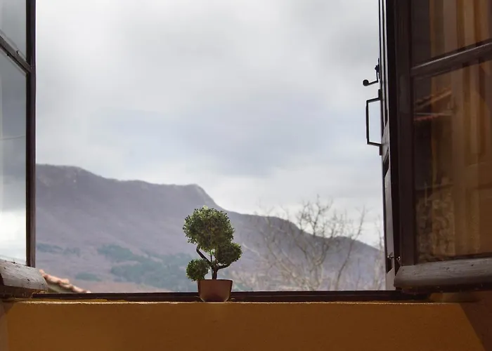 S Stonehouse. το πέτρινο στη λιθιά - καστοριά * Lithia